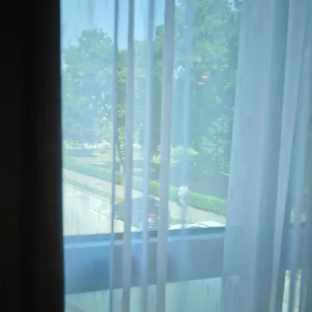 Motel Agron *