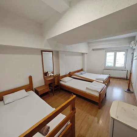Agron Motel *